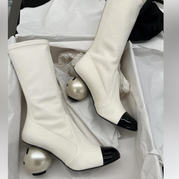 CHANEL Black Boots with Iconic Logo Heel - Picture 2 of 3